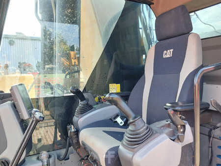 Korečková rýpadla 2019 Caterpillar 352F (13)