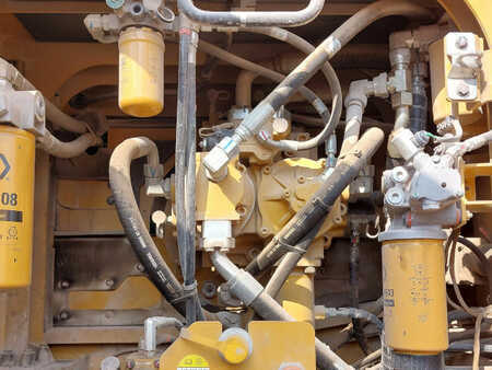 Korečková rýpadla 2019 Caterpillar 352F (9)