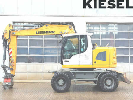 Mobilní bagry 2013 Liebherr A918 Compact (1)