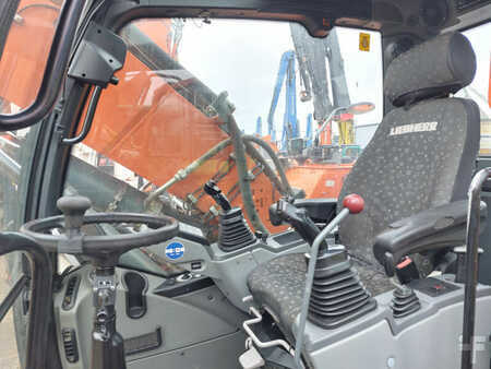 Mobilní bagry 2015 Liebherr A916 (13)