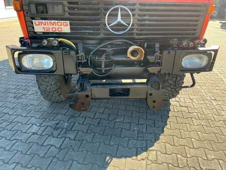 Mercedes-Benz Unimog U1200 Bitumenspritgerät
