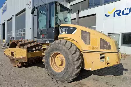 Walzenzug 2010 Caterpillar CP 56 (2)
