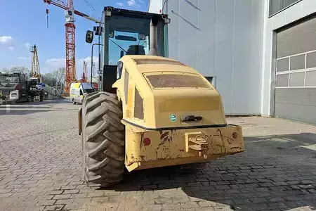 Walzenzug 2010 Caterpillar CP 56 (3)