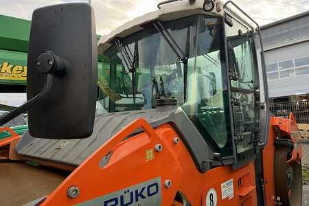 Tandem hengerek 2022 Hamm HD+ 140i VV (2)