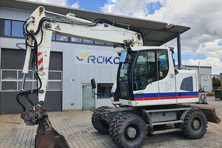 Mobilní bagry 2014 Liebherr A 918 Compact (7)