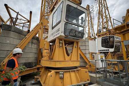 Gru a torre 2001 Liebherr 180 EC-H 10 Litronic (1)