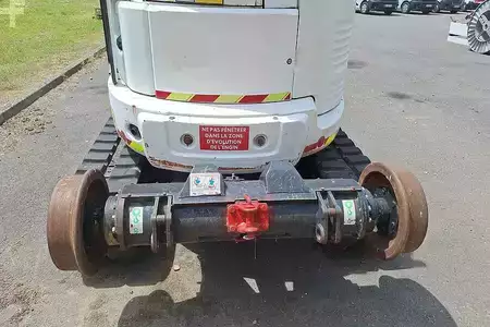 Kerekes kotrógép 2015 Caterpillar Unac 8TRR/CAT 305.5 E2 CR (2)