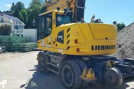 Mobiele graafmachines 2019 Liebherr A 922 Rail Litronic (3)