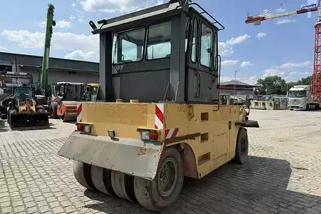 Válce s gumovými koly 2002 Hamm GRW 15 (4)