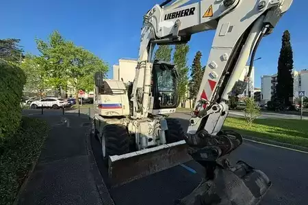 Mobiele graafmachines 2017 Liebherr A 910 Compact (3)