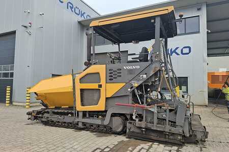 Wheeled pavers 2016 Volvo P 6820 C (1)