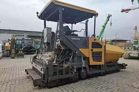 Finišery 2016 Volvo P 6820 C (6)