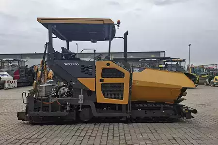 Finišery 2016 Volvo P 6820 C (7)