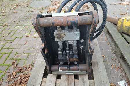 Osprzęt 2021 Atlas Copco ER 250-4 - OilQuick 60-5 (5)