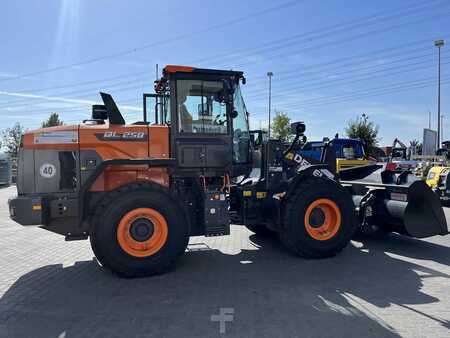 Doosan DL250-7