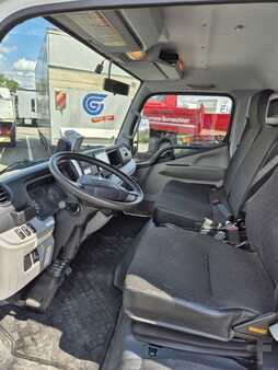 Camión 2023 Mitsubishi Fuso Canter 7C18 (11)