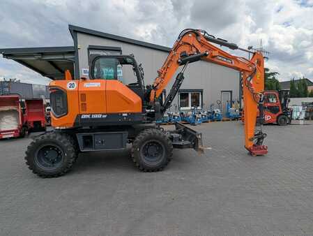 Mobilní bagry 2023 DEVELON DX 100W-7 (1)