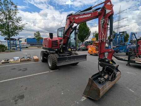 Escavatori gommati 2024 Yanmar B 75 W (4)