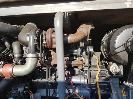 Kompresor 2010 Atlas Copco XAHS 146 DD (9)