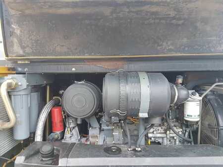 Kompresor 2002 Atlas Copco XAS 186 (7)