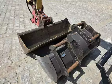 Escavatori gommati 2017 Yanmar B95W (5)