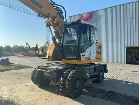Pyöräkaivinkoneet  2015 Liebherr A 918Compact (1)