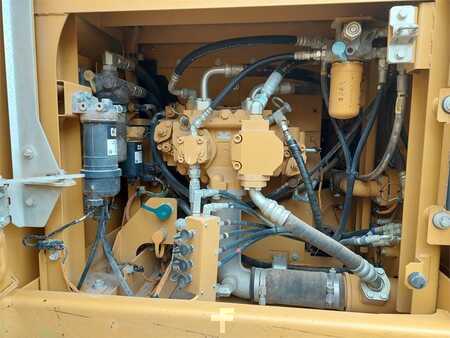 Rupsgraafmachines 2017 Caterpillar 323F (11)