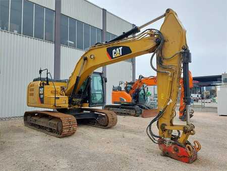 Rupsgraafmachines 2017 Caterpillar 323F (2)