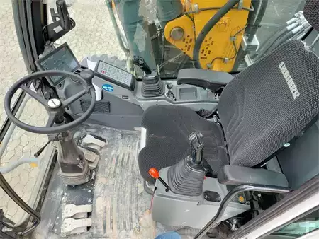 Mobilní bagry 2023 Liebherr A 918 Litronic G6.0-D (5)