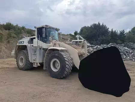 Kerekes rakodó 2021 Liebherr L 580 XPower (2)