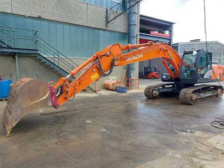 Escavadora de rastos 2013 Hitachi ZX 210LC (1)