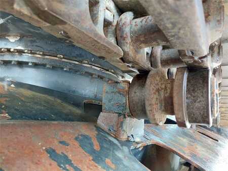 Escavadora de rastos 2013 Hitachi ZX 210LC (9)