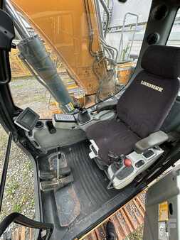 Kettenbagger 2015 Liebherr R 922 Litronic (4)