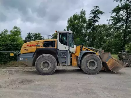 Ładowarki kołowe 2018 Liebherr L 566 XPower (2)