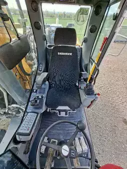 Mobilní bagry 2023 Liebherr A 920 Litronic G6.0-D (5)