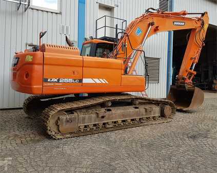 Rupsgraafmachines 2016 New Holland Construction E260 CSRNLC (1)