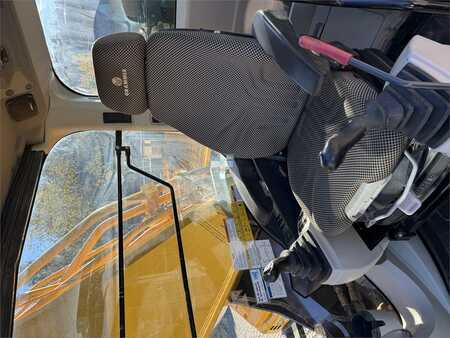 Hydraulic Excavators 2016 Kobelco SK350LC-10 (10)