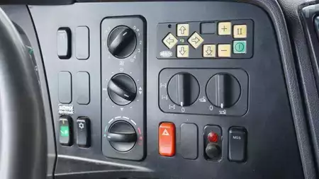 Sonstige 2012 Mercedes-Benz Axor 1833 Dreiseitenkipper 4x4 Meiller Kran Atla (8)