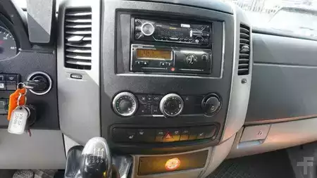 Egyéb 2013 Mercedes-Benz CDI 519 319 SZM Schlafkabine Standheizung (10)