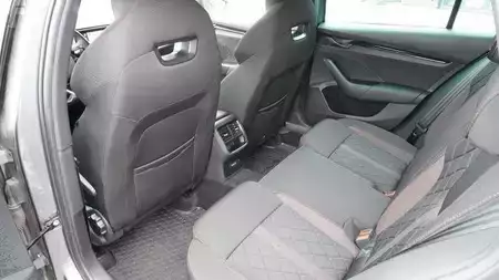 Övrigt 2023 Skoda Octavia Combi RS LED AFS HeadUp Display (15)