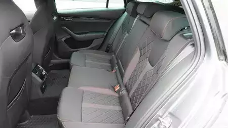 Övrigt 2023 Skoda Octavia Combi RS LED AFS HeadUp Display (16)