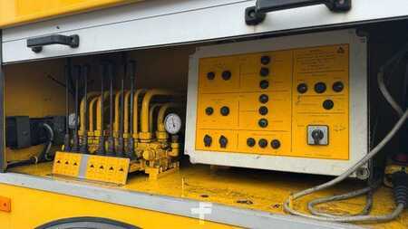 MAN 35.463 Abschleppwagen Kran LKW Berger Wilk WR25