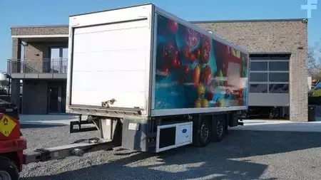 Pozostałe 2015 Schmitz Cargobull ZKO 18 Anhänger Kühlkoffer Carrier Supra 950 U (1)