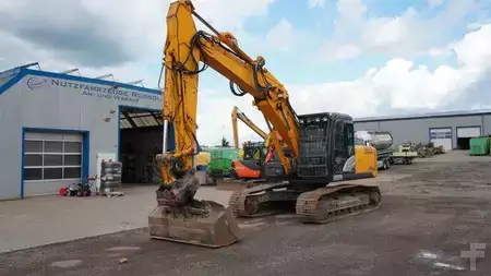 Hydraulic Excavators 2014 Hitachi Zaxis ZX210LC-5B Kettenbagger 22.300 Kg OQ65 (1)