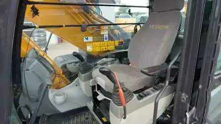 Hydraulic Excavators 2014 Hitachi Zaxis ZX210LC-5B Kettenbagger 22.300 Kg OQ65 (5)