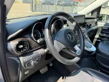 Autres 2021 Mercedes-Benz V300 AVANTGARDE EDITION 4MATIC lang AMG Night (18)