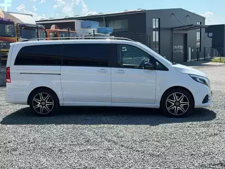 Autres 2021 Mercedes-Benz V300 AVANTGARDE EDITION 4MATIC lang AMG Night (8)