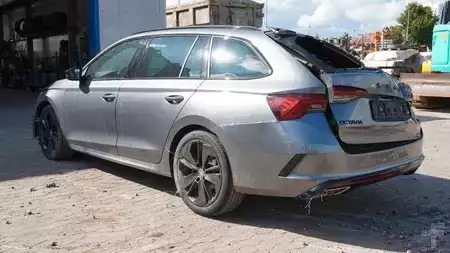 Ostatní 2023 Skoda Octavia Combi RS Unfall Motor Ok Airbags Ok (4)