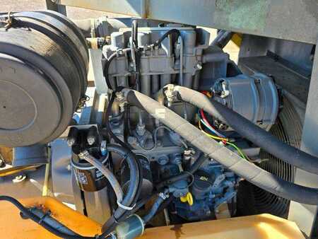 Ostatní 2002 CompAir DLT 0404 C30 Baustellen Kompressor (4)