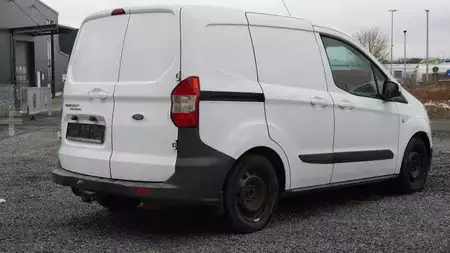 Egyéb 2016 Ford Transit Courier Trend Kopfdichtungsschaden (4)